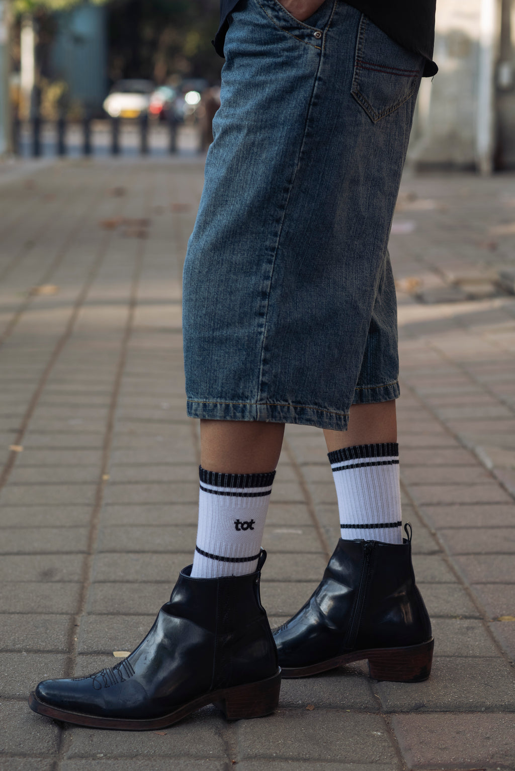 Woven Identity - White - Unisex - Fine Knit Cotton Socks