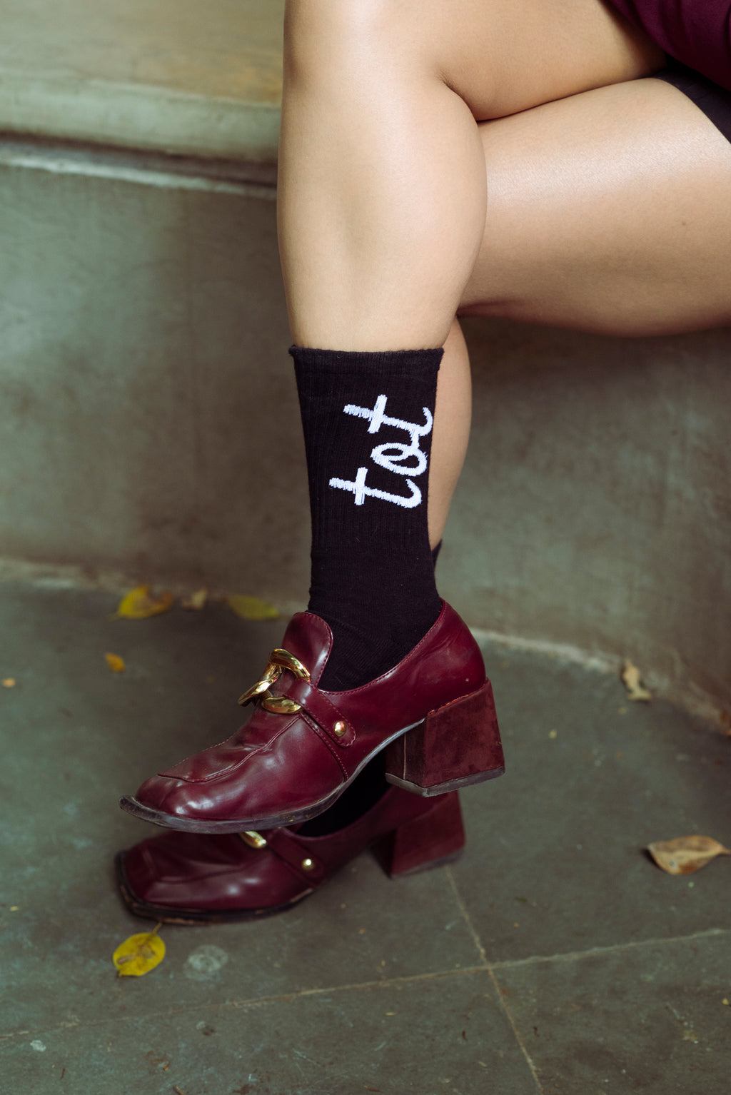 Signature Mark - Black - Unisex - Fine Knit Cotton Socks