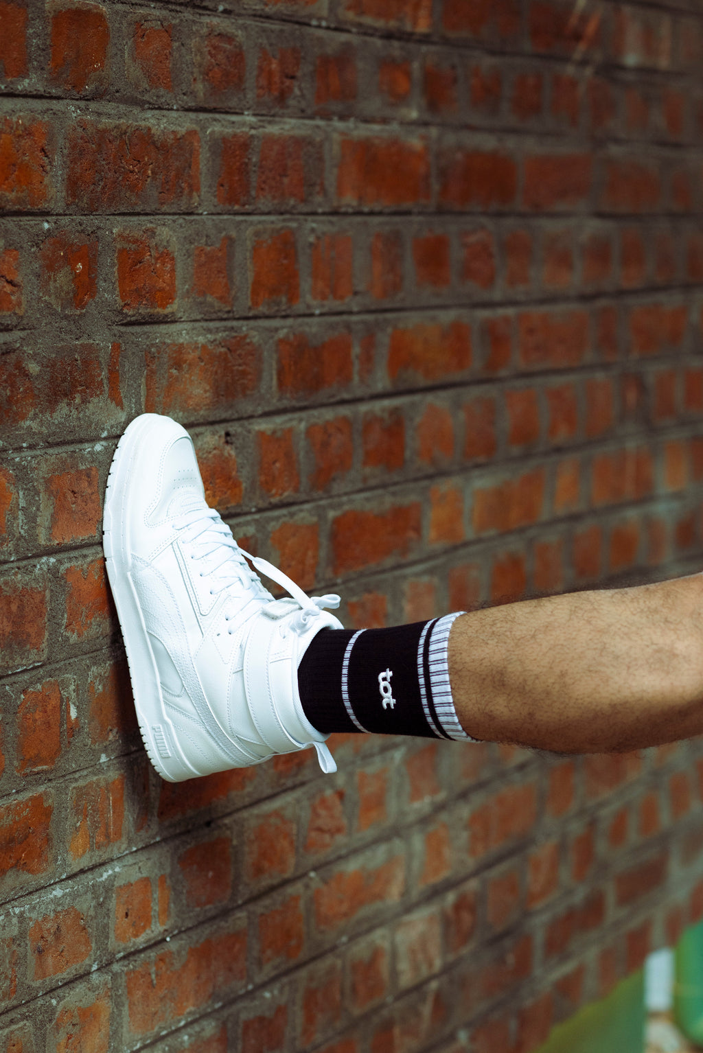 Woven Identity - Black - Unisex - Fine Knit Cotton Socks