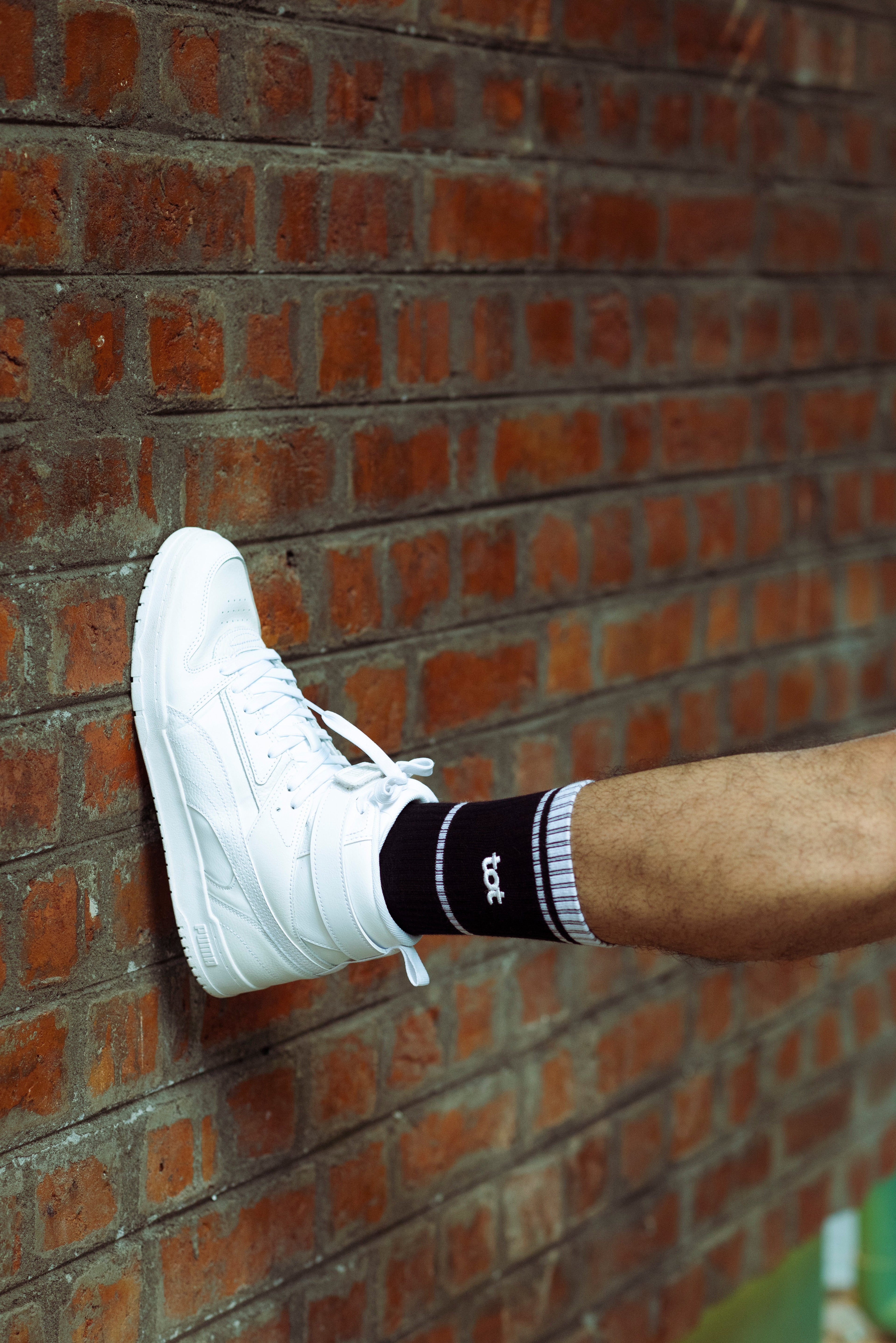 Woven Identity - Black - Unisex - Fine Knit Cotton Socks